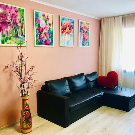 Арт Квартира В Центрі Міста Oujhorod Extérieur photo